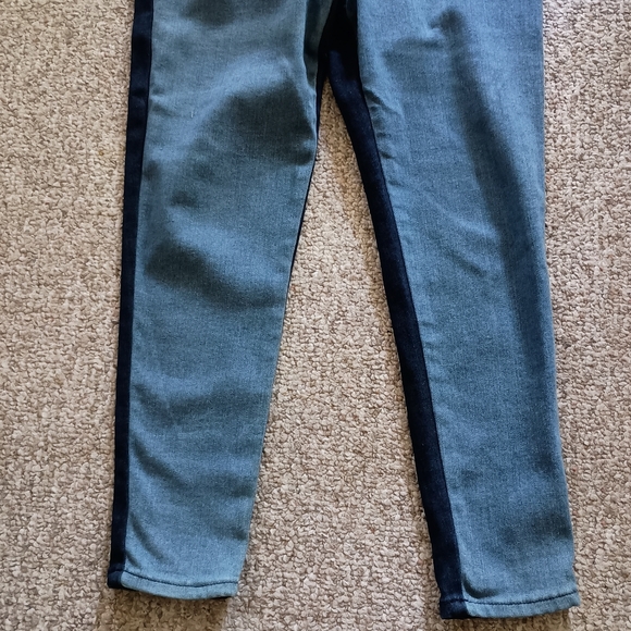 DG2 ColorBlock Jean's - Picture 4 of 10